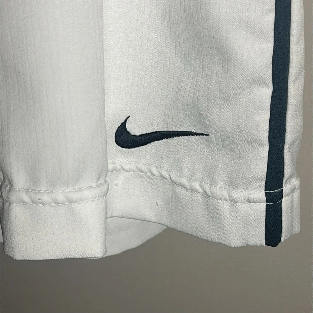Nike Y2K White Men's Shorts with gray line